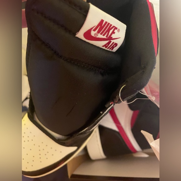 New in Box AIR JORDAN 1 RETRO HIGH OG GS 'GYM RED' - Picture 9 of 14